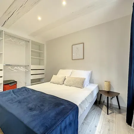 La Grenouillere Chic Centre Apartment